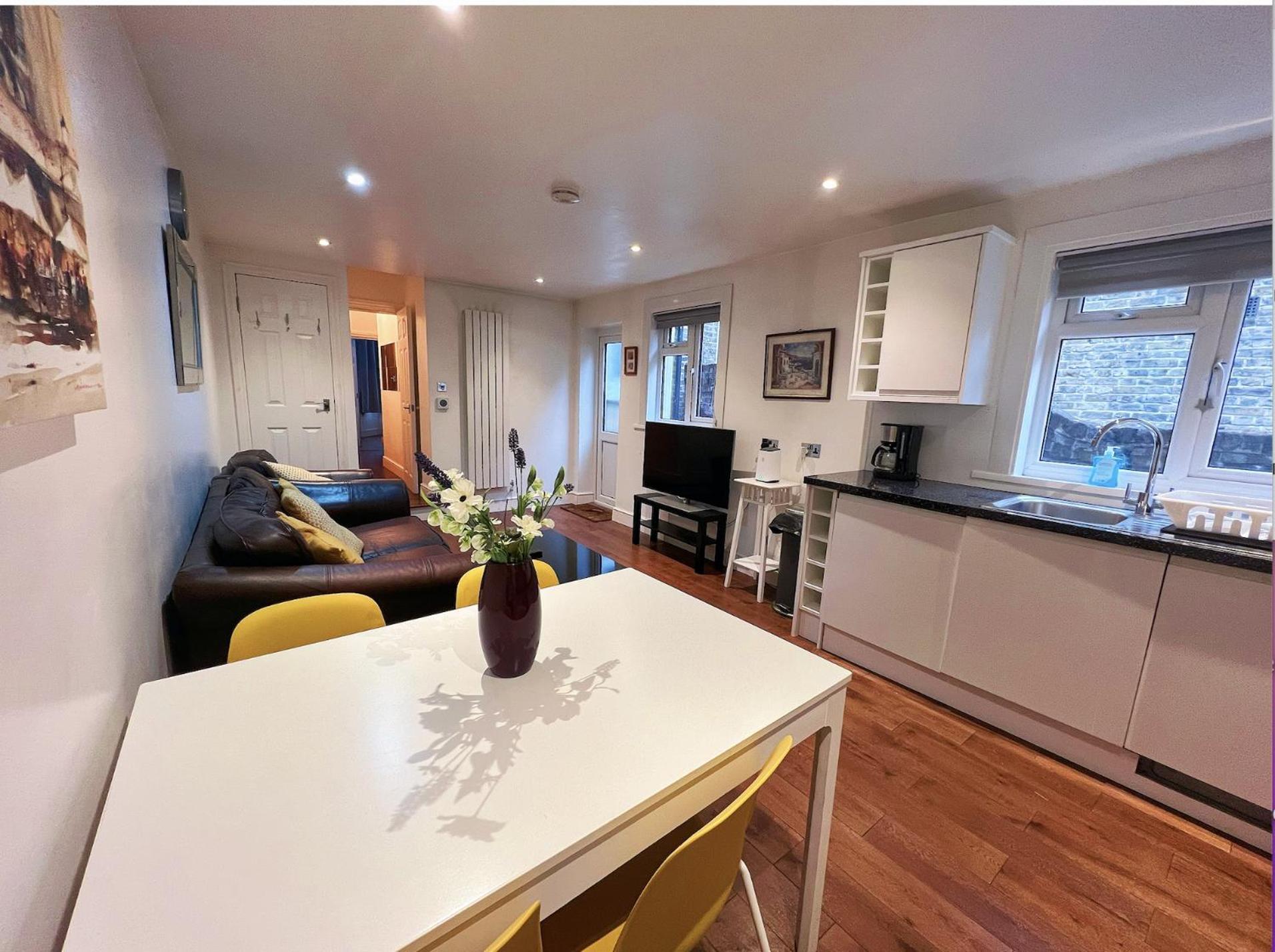 Lovely 2 Bedroom Garden Flat In Londres Extérieur photo